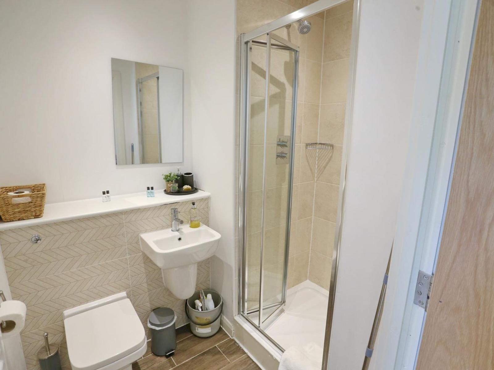Holiday home Pets Welcome Mins From Salford Quays Uni Manc Pass The Keys