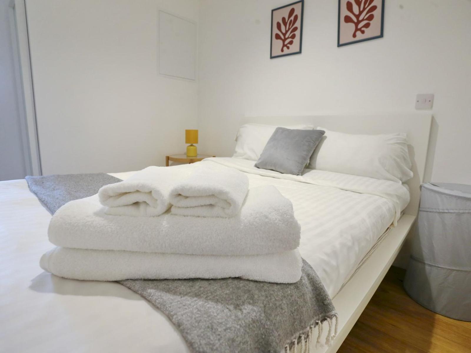 Pets Welcome Mins From Salford Quays Uni Manc Pass The Keys Manchester